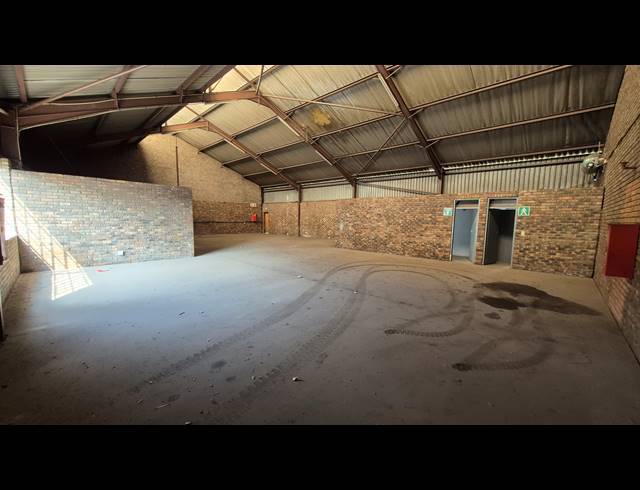344M² FACTORY TO LET IN ANDERBOLT